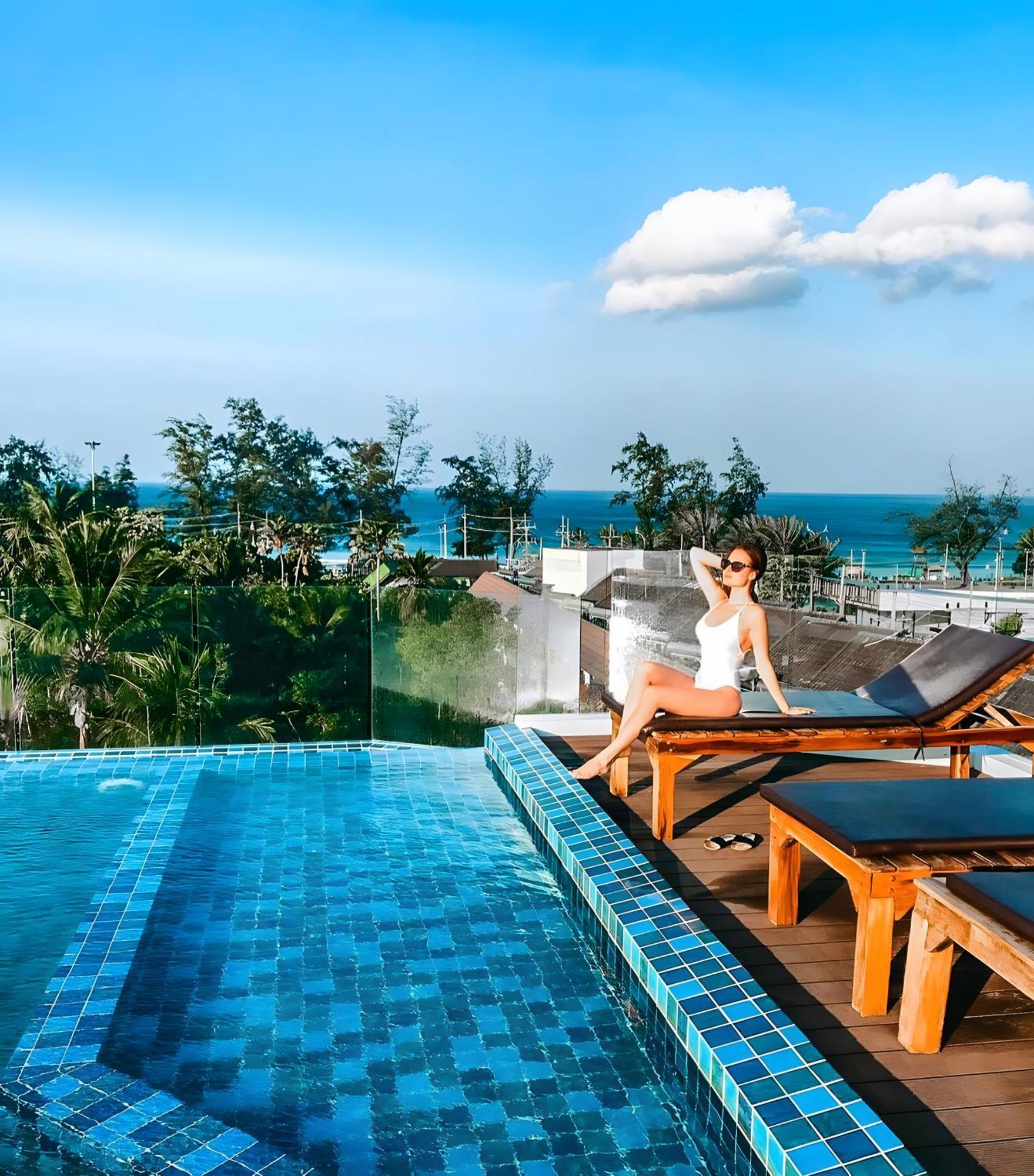 Phoenix Hotel Karon Beach Exterior photo