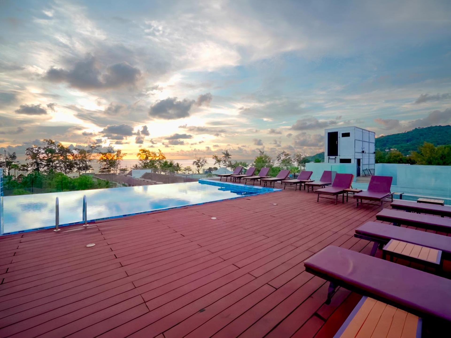 Phoenix Hotel Karon Beach Exterior photo