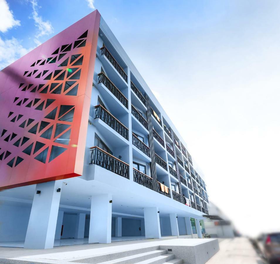 Phoenix Hotel Karon Beach Exterior photo
